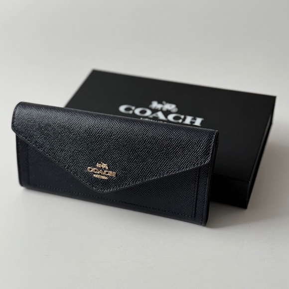 Coach Wallet in Navy Colour New without tag - Picture 1 of 3
